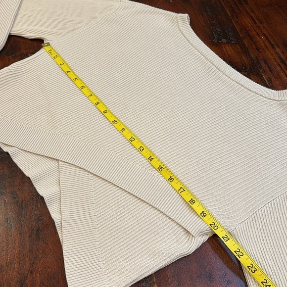 Lululemon Women's Reversible Crossover Sweater Boolux Cashmere Blend sz 8 - Picture 8 of 9